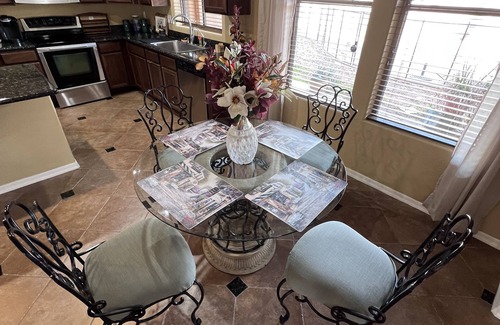 Casa Grande House | Casa Grande retreat 10 min from downtown, with a pool