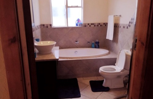Ekurhuleni House | Casa Grazia | Northmead | Spacious bedrooms to rent close to JNB Airport