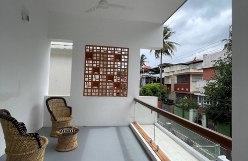 Vazhuthacaud House | Casa Grey Trivandrum