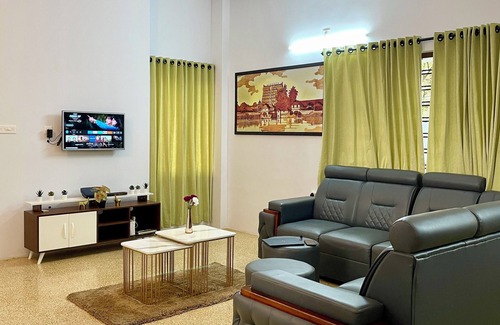 Vazhuthacaud House | Casa Grey Trivandrum