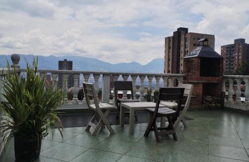 Los Naranjos House | Casa Hévenie, Hospedaje familiar cómodo y bien ubicado