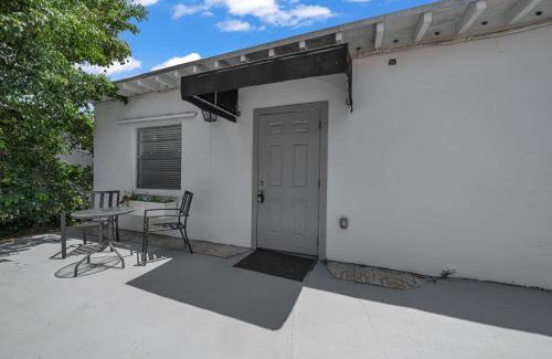 Coral Way House | Casa Havana - Renovated One Bedroom in Miami
