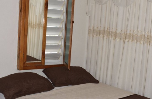 Cienfuegos House | Casa Henry y Lalita