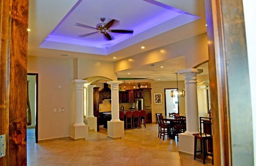 Las Conchas House | Casa Hermosa Brand New 5 Bed Luxury Home With Private Pool