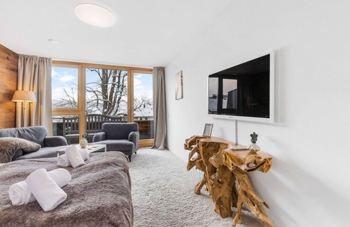 Miesbach Apartment | Casa Hirsch: Central, mountain view, TV & Nespresso