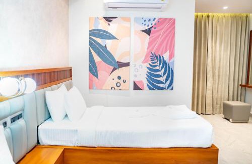 Madhapur Hotel | Casa Hotel, Madhapur
