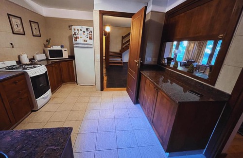 San Carlos de Bariloche House | Casa Hoyo 5 - Arelauquen Golf & Country Club Bariloche