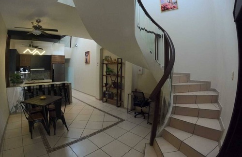 Sahuayo House | Casa huéspedes Leon