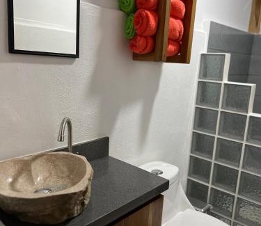 Daniel Flores House | Casa Hummingbird Peace & Nature