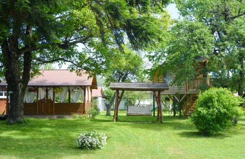 Humulesti House | Casa Humulesti, fii vecinul lui Ion Creanga