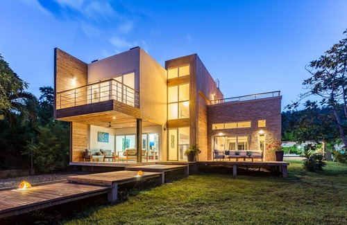 Punta Sur Villa | Casa Iguana del Mar/Entire Villa/Breakfast Included.