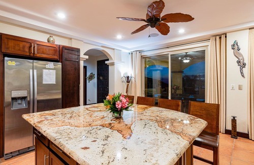 Santa Elena House | Casa Ilan Ilan. Perfect Large, Spacious ocean view home for family gatherings.