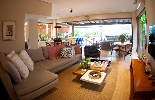 Barra do Una House | Casa Impecável em Condomínio Pé na Areia