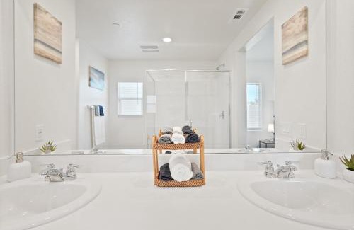 San Jacinto House | Casa Isabel