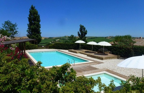Montecarotto House | Casa- Montale, 5/5 House Capana, typical country house, gr. Pool, secluded location, panoramic views