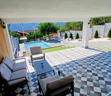 Svinita House | Casa Iulian