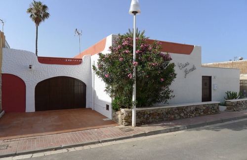 El Toyo Villa | Casa Jamila - 3 bedroom villa by the sea - sleeps 7