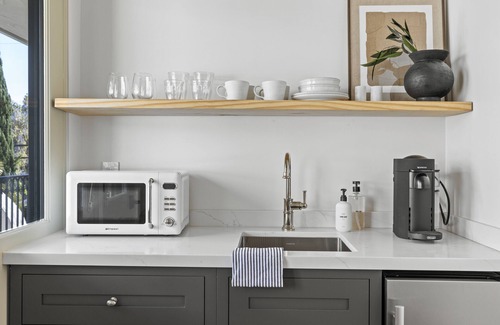 Laguna Apartment | Casa Jardin Unit 12-Boutique Suite in Downtown Santa Barbara