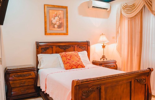 Sector 1 Nor-Oeste House | Casa Jardines