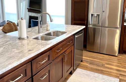 Jenks House | Casa Joya - A Jenks Gem Professionally designed three-bedroom luxury home!