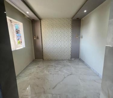 Salvador House | Casa Jr paz e amor