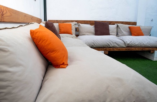 Ciudad Jardin House | Casa Juan Breva with "Andalusian patio" in the city. Big house for families.