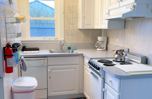 Rehoboth Beach Apartment | Casa Junior | Private Downtown Rehoboth Apartment just 1 block to the beach!
