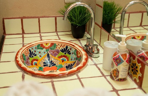 La Paz Bed & Breakfast | Casa Kootenay Waterfront BnB