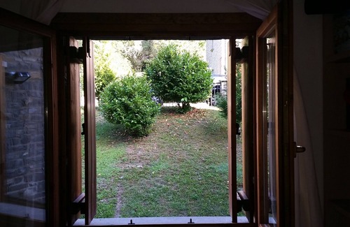 El Pueyo de Jaca Apartment | Casa La Corona in the Pyrenees next to the Bubal Reservoir.