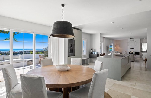 Benahavis Ski Chalet | Casa La Heredia - 3bd Townhouse & amazing views!