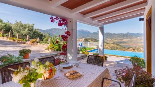 El Gastor Villa | Casa La Primorosa El Gastor by Ruralidays