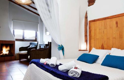 Calomarde House | Casa La Sabina Rural
