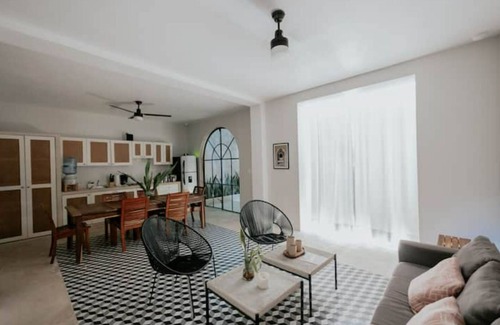 Chichen Itza - Valladolid Apartment | Casa La Sultana: Increíble Casa Nueva con Piscina