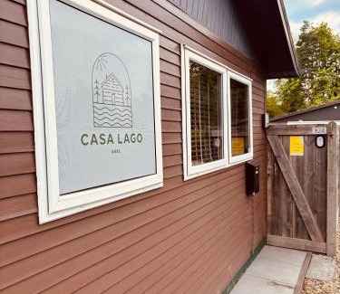 Geel Ski Chalet | CASA LAGO gezellige chalet aan het water