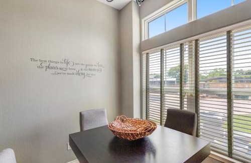 Kingsland House | Casa Lakeside Bliss
