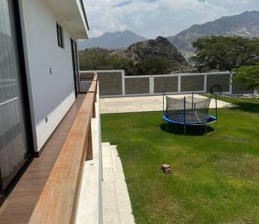 Laredo House | Casa Las Lomas