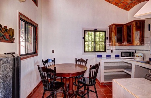 Los Ayala House | Casa las Mariposas Bungalows 4