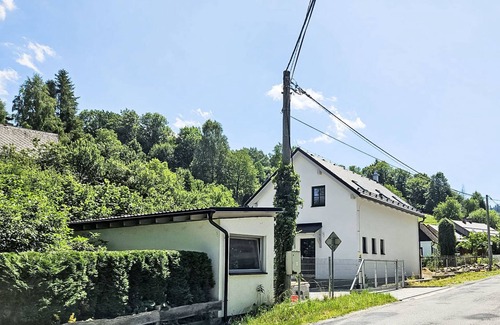 Zlate Hory House | Casa Lenka by Interhome