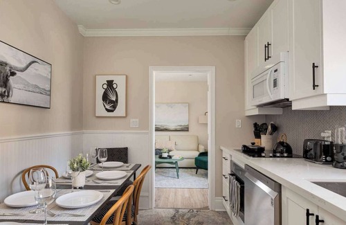 Leslieville Hotel | Casa Leslieville - 2BR Suite with LRG Patio!