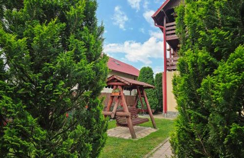 Albestii Paminteni House | Casa Leu