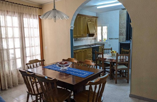 Canet lo Roig House | Casa Liberta: Gîte for 10 people, ideal for families, pets allowed.
