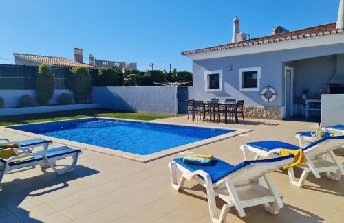 Carvoeiro House | Casa Limão - Private Pool - Beach & Center (650m)