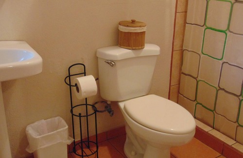 Pavas Bed & Breakfast | Casa Lima B&B Deluxe Room #10 (With Free Breakfast)