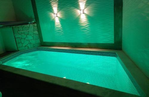 Florida House | Casa Linda e Aconchegante com Piscina -Aquecimento Solar o Ano Todo Perto da Praia