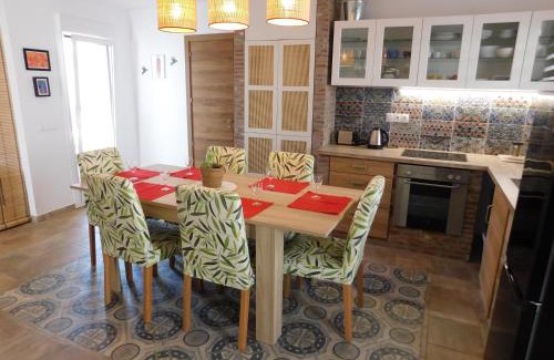 Almachar House | Casa Linda