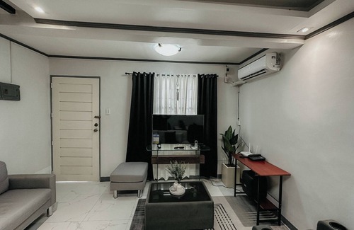 Cardona House | Casa Lirio Comfy 2-Story Home w/Free Parking