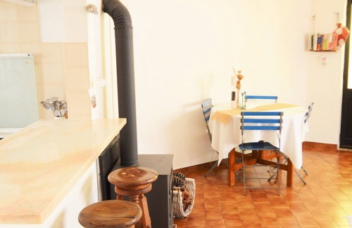 Burgau Apartment | Casa Lisa - fisherman's cottage, Burgau, 1 min to beach sleeps 2/4+ baby