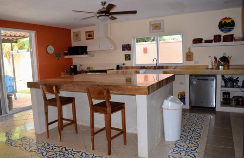 Merida House | Casa Livingston.Bellísimanopen flor plan , large pool, well maintained home