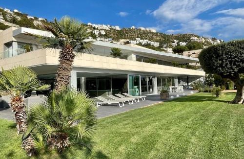 Roses Town Center Villa | Casa Llosa