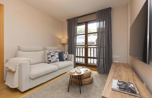 El Pueyo de Jaca Apartment | Casa Lluna by BeValle